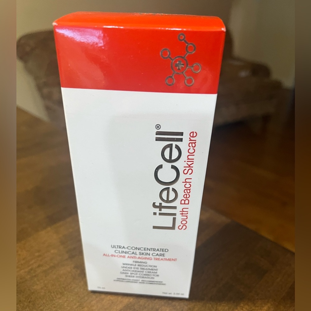 Life Cell South Beach 
ALL-N-ONE ANTI-AGING TREATMENT
Unopened Box